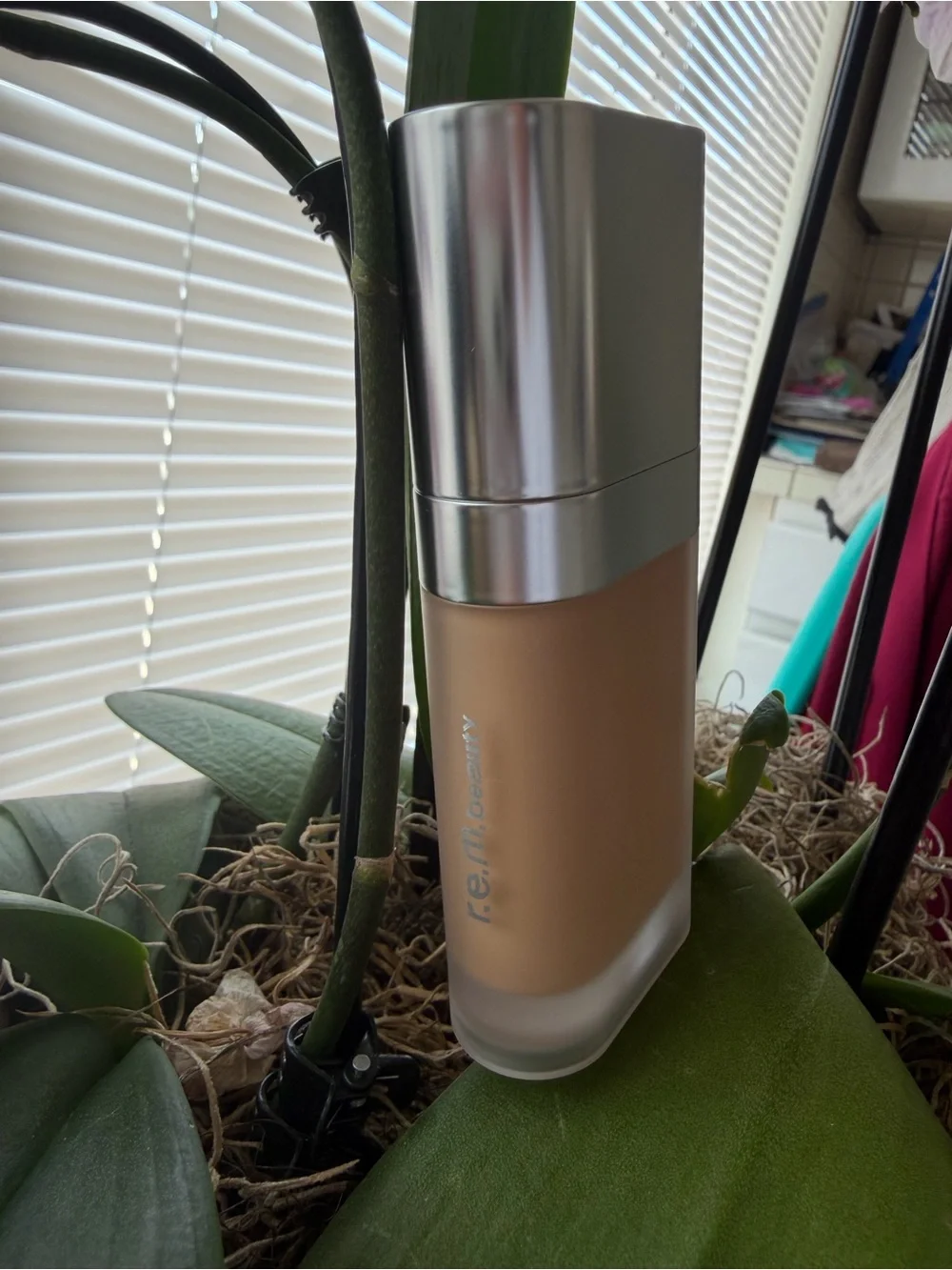 Summer Fridays Sheer Tint Foundation — Warm Beige Tone